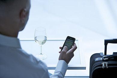 《距离8点还有3分钟》登陆steam 烧脑像素风冒险